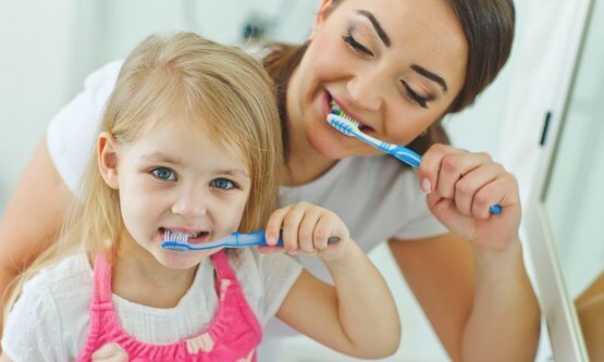 Выбираем зубную щетку для ребенка